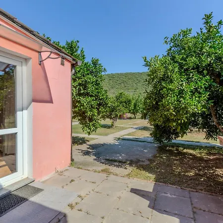 L'agrumeto Domos Appartement *